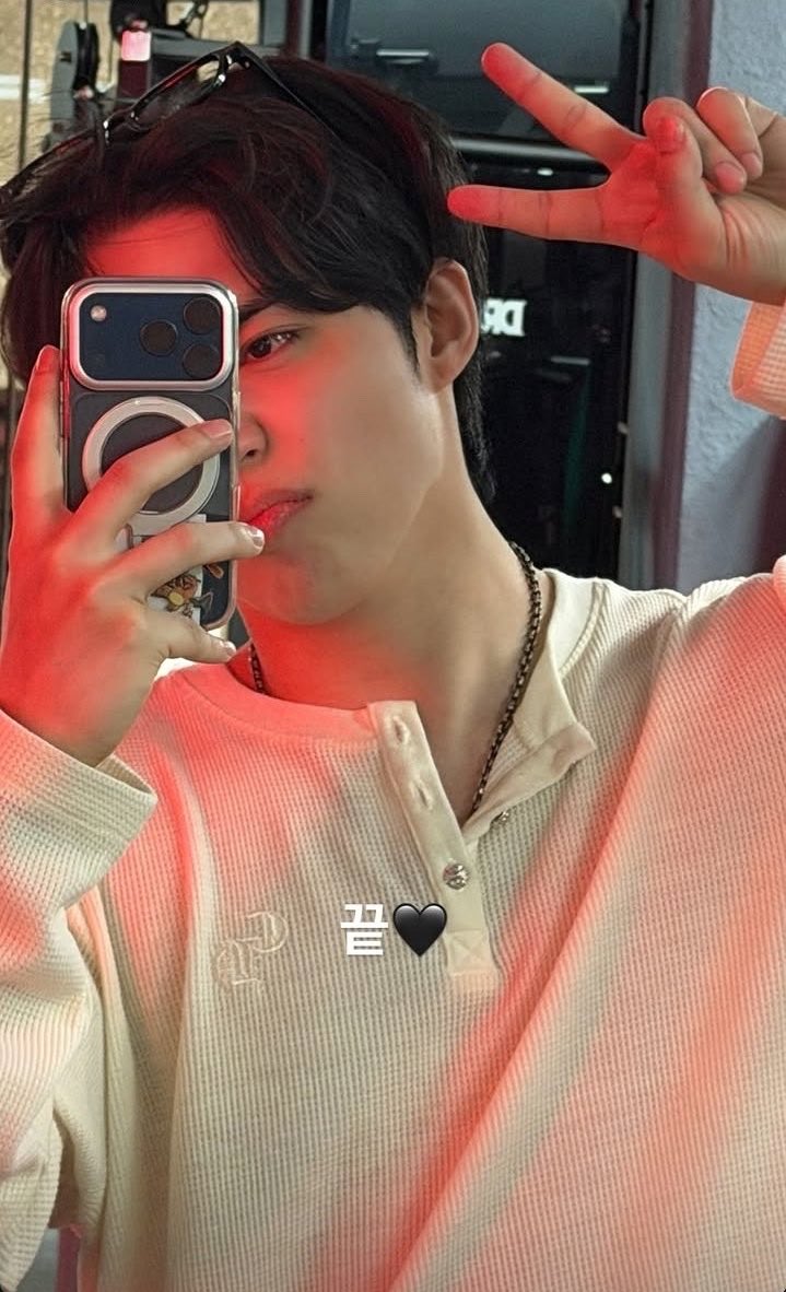 สวัสดีครับ มาแล้วครับ clark kent ที่ทุกคนรัก

🍒เวิร์คเอ้าา~~ เสร็จแล้ว🖤
