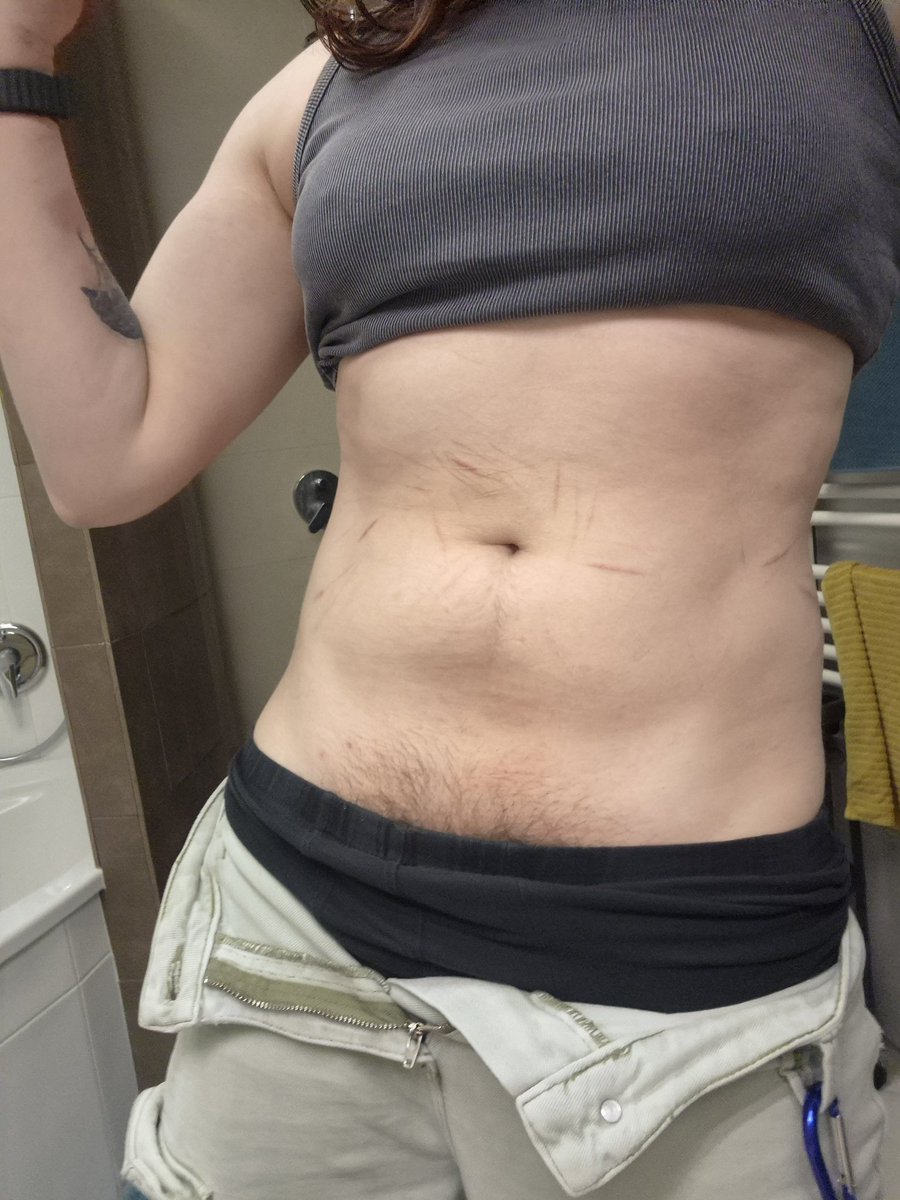 vampiric_cow's tweet photo. Beauty standards are for dumbasses.
Be whatever size you'd like! https://t.co/fmEF9Xysvl