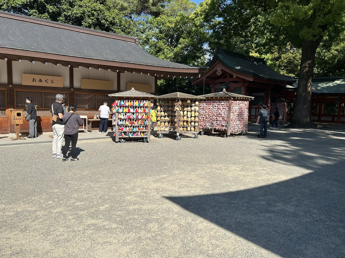 氷川神社に行きました。
よいお天気でした。
小説励もうと思いました。