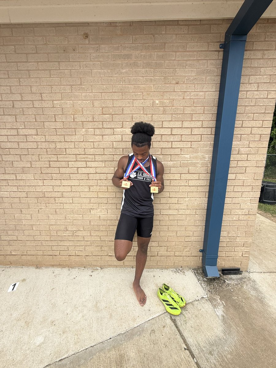 AmierPointer_14's tweet photo. 2x State Champion T&amp;F AGTG🏆🏆 https://t.co/hQretNgzs1