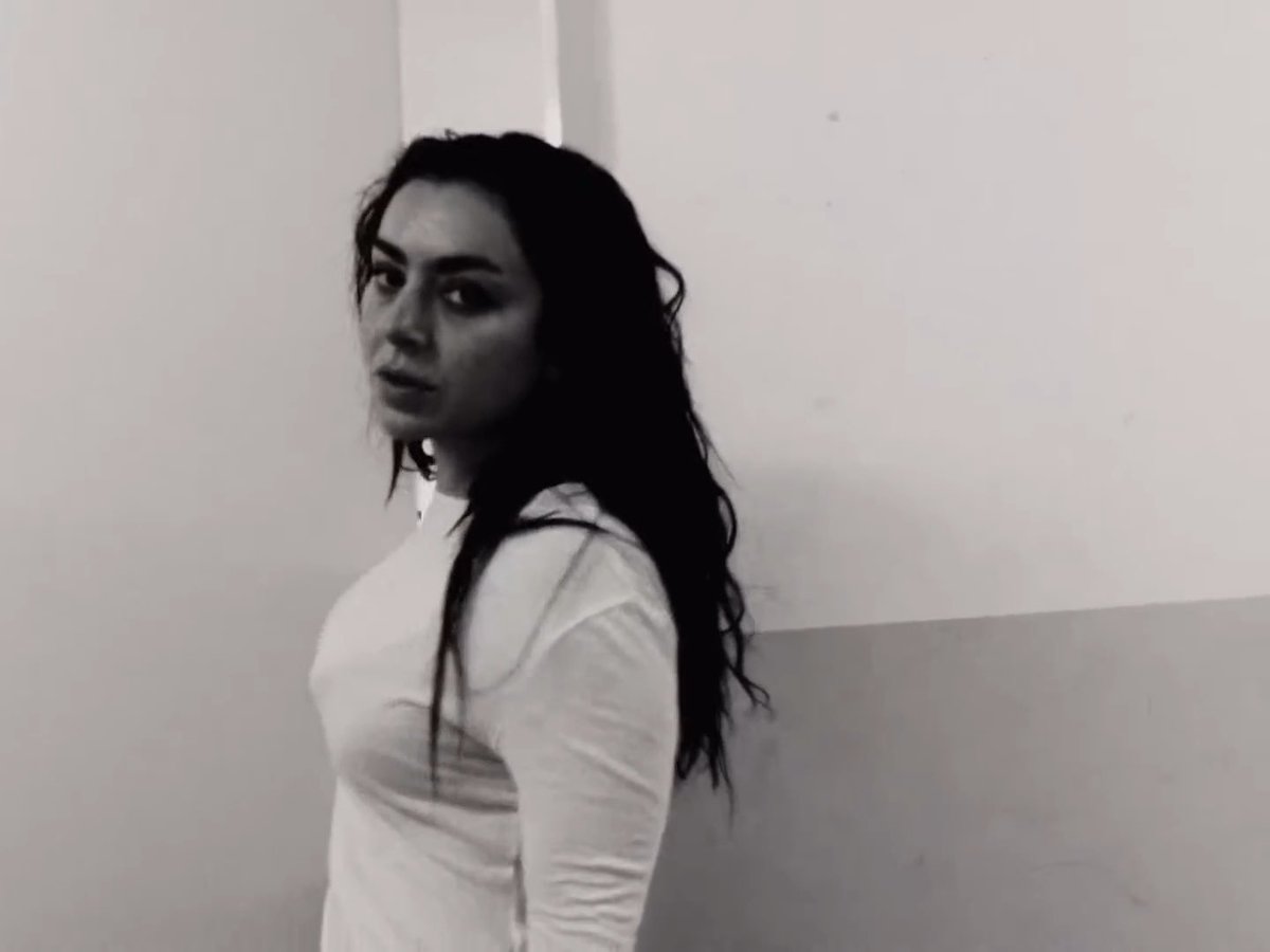 sophia tweet media