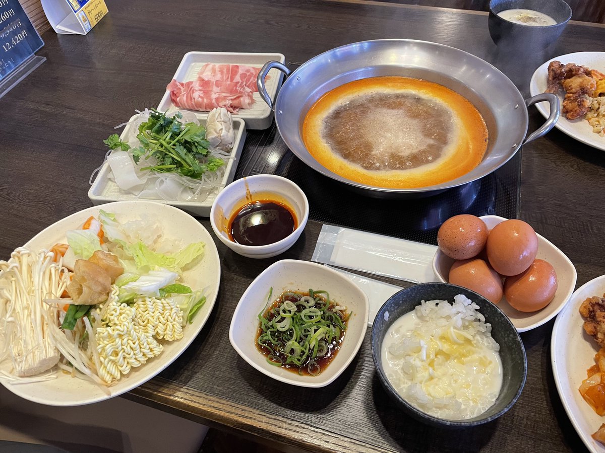 posan33's tweet photo. 麻辣湯食べ放うますぎ🥺🥹💗💗💗😭🤩😻🤩🤩 https://t.co/QDGzd1D7XL