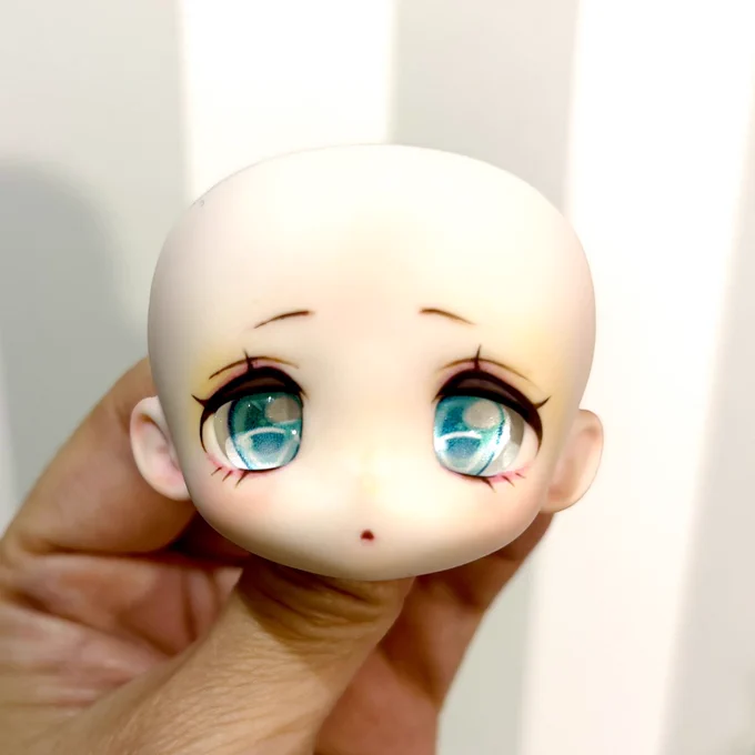 お顔描けたのと、おめめの試作もいっぱい出来た
