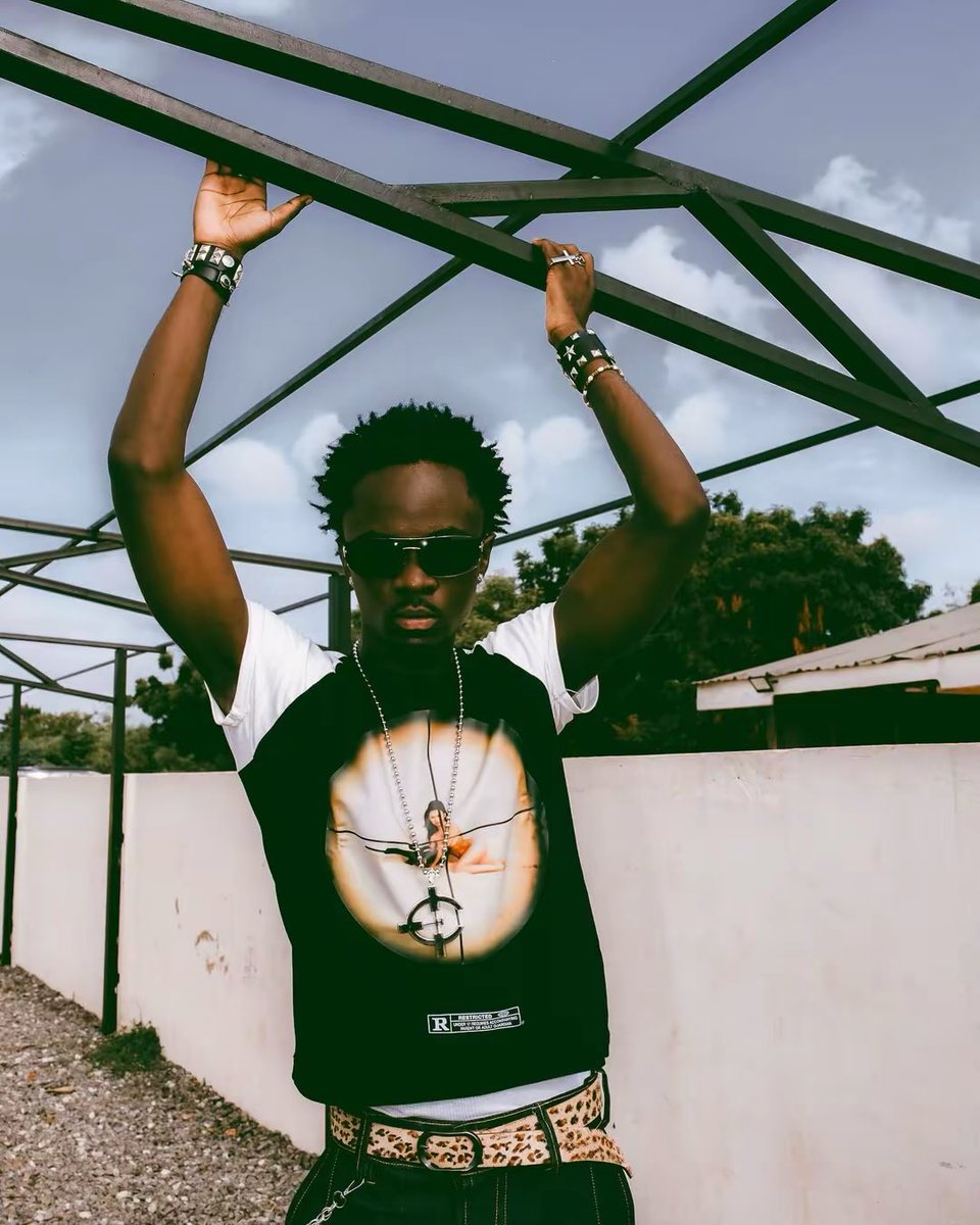 rontobwouy's tweet photo. Real life story, nobe tales #IDUNNO
https://t.co/8macSzjX3f
#IDUNNO is out now, stream it
#TOGCITY
#TOGLIFE https://t.co/ALKgZGpkf1