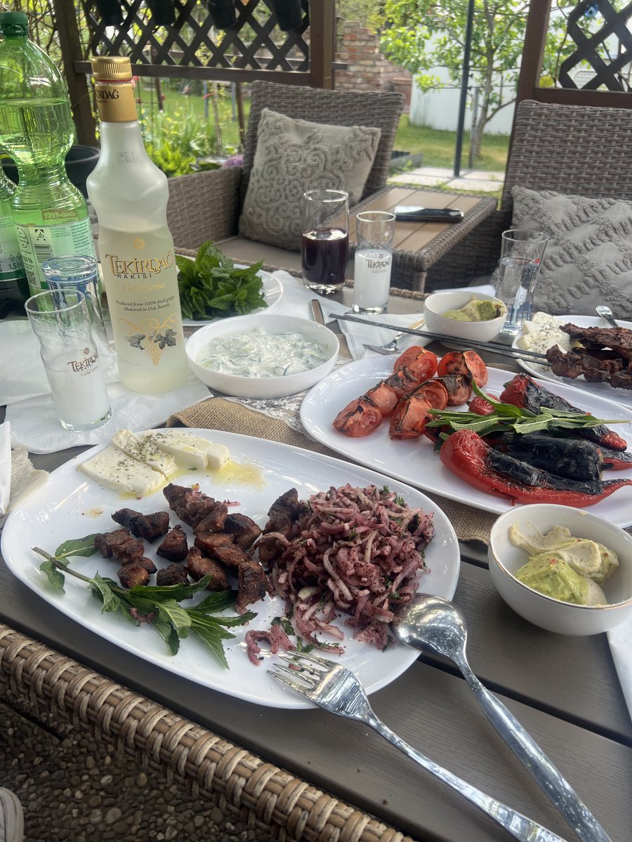 74capulcu's tweet photo. Özlemişim lan bu mereti 😎😋

Ulan RAKI ulan namussuz, ne su‘lu ne de su‘sus…
Seni bulan büyük adammış be Usta. https://t.co/Qe5TwG31lk