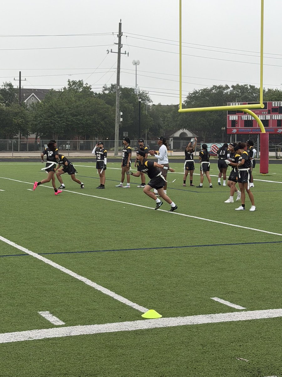 CoachRohrs's tweet photo. Got to have some fun watching Tiger Flag Football 1st Round Playoff Game! Shout to Coach Brooks laying a solid foundation for the future! Proud of our student-athletes! @SpringWoodsHigh @sbisdathletics @SBISD https://t.co/TkZH7ND1Nr