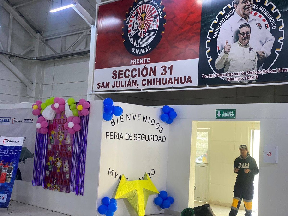 FrenteSec31's tweet photo. Porque para el Sindicato Nacional Minero Metalúrgico Frente y para Don Carlos Pavón Campos  siempre son dias para hacer seguridad es por eso que continuamos con nuestra feria de seguridad ‼️
#SomosElFrente
#EstamosConPavon https://t.co/dNcaCwRx9Q