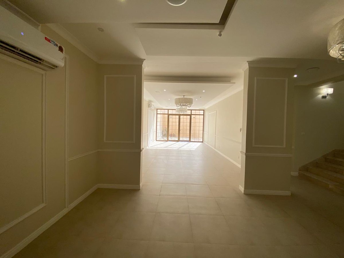 Realestates_ksa's tweet photo. فيلا دوبلكس للبيع 
الخبر | الراكة الجنوبية 
مساحة 341 م مسطح بناء 
3 ادوار ( 5 غرف نوم 2 ماستر ) 
فرصه مميزه في موقع مميز جدا جدا 
عمر العقار 3 سنوات 
مروهونه لبنك الرياض 
#فيلا_للبيع #عقارات #real_estate #الخبر_الدمام_الجبيل #الشرقية #فيلا_مودرن #للبيع_فيلا
ترخيص 7200965634 https://t.co/M0MU1uqirN