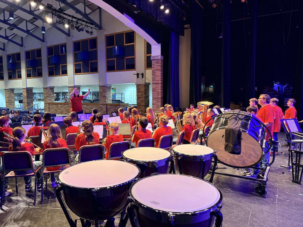 ebbands's tweet photo. BIG NEWS FROM WILMINGTON!

In their first adjudicated performance, our 6th Grade Band earned a SUPERIOR rating at the Trills &amp; Thrill Festival! We are so proud of their great attitudes and commitment to their craft!

Now for a fun day at Kings Island!

GO WARRIORS!

#EBBWithPride https://t.co/pBuVdY7Id7