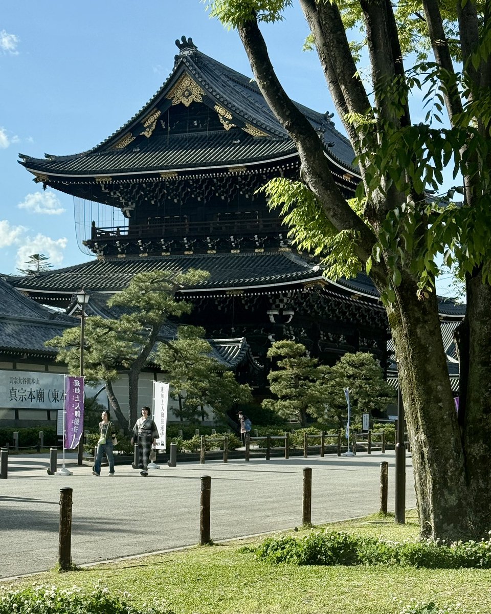 Y_XIII_Studio's tweet photo. 本日は東本願寺にて最終打ち合わせをしてきました

いよいよ《明日》開催です！！

5月10日 日曜日 開催
10:00 - 14:00 入場料 無料
ラストはスーパーカー達が一斉に退場致します

📍 京都 東本願寺 お東さん広場

オーナーの皆様、ご来場の皆様、明日はよろしくお願いします😊✨ https://t.co/rLgjronKRb