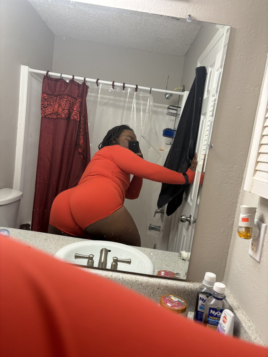 eugene2k12's tweet photo. 🍑 https://t.co/WOUXBTW2sC