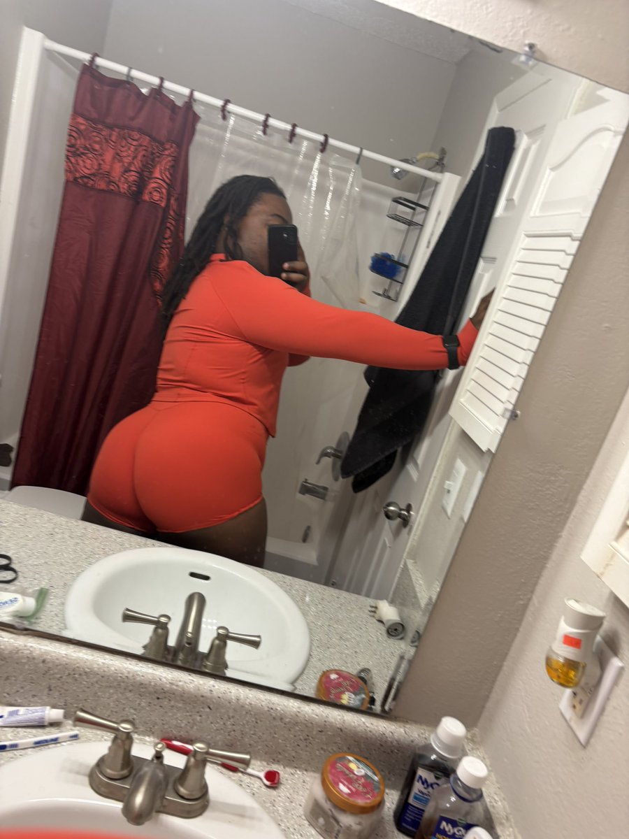 eugene2k12's tweet photo. 🍑 https://t.co/WOUXBTW2sC