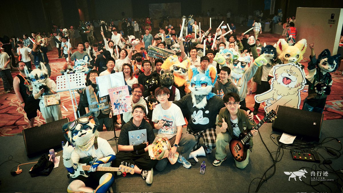 MrMo64572030's tweet photo. A band is meant to exude such coolness！！
📷：雾凇
#FursuitsFriday https://t.co/tKZocgjtE0