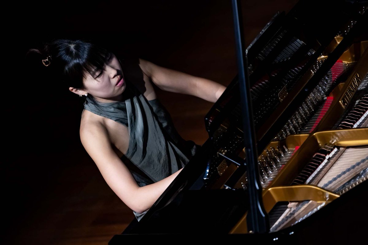 EscuelaRSofia's tweet photo. Anoche vivimos una nueva jornada de #EDPGreenStage en el Auditorio Sony.
Shinyoung Lee abrió la velada con un recital inspirado en la naturaleza.
Después, Whisky en Kepler, una Space Opera sobre crisis climática, refugio y futuro colectivo.
Con la colaboración de #FundaciónEDP. https://t.co/o5vwvLrQun