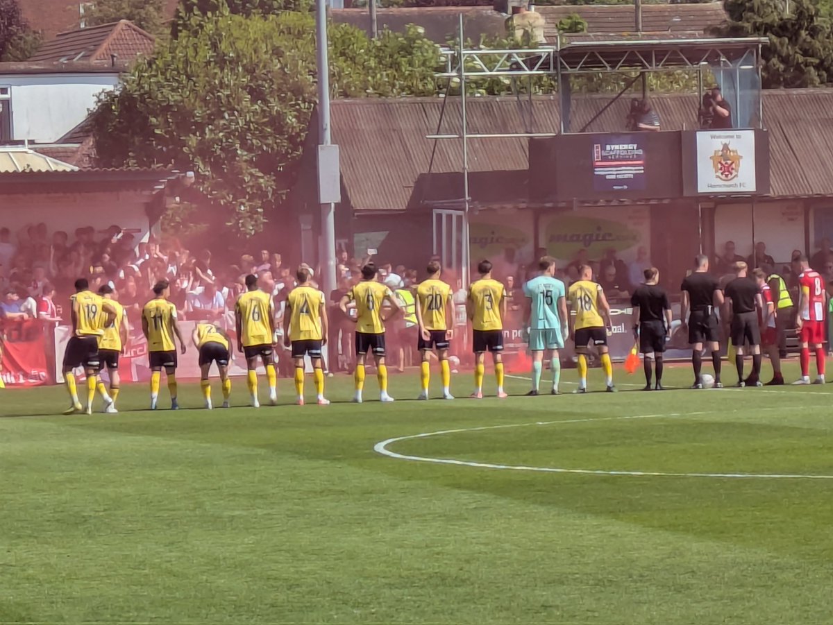 gloucestergulls's tweet photo. Hornchurch v. Torquay United https://t.co/ni3yTdWdYy