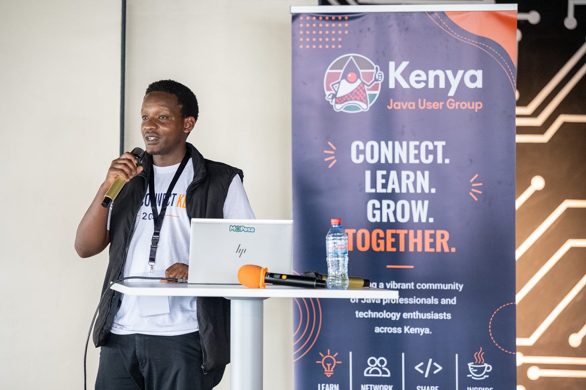 parsaloian's tweet photo. It was duke moment 😎 speaking at this year's @java connect Kenya about building structured modular monoliths. @kenyanJug #JavaConnectKE2026 #JakartaEE #SpringModulith https://t.co/kd0yNXiz95