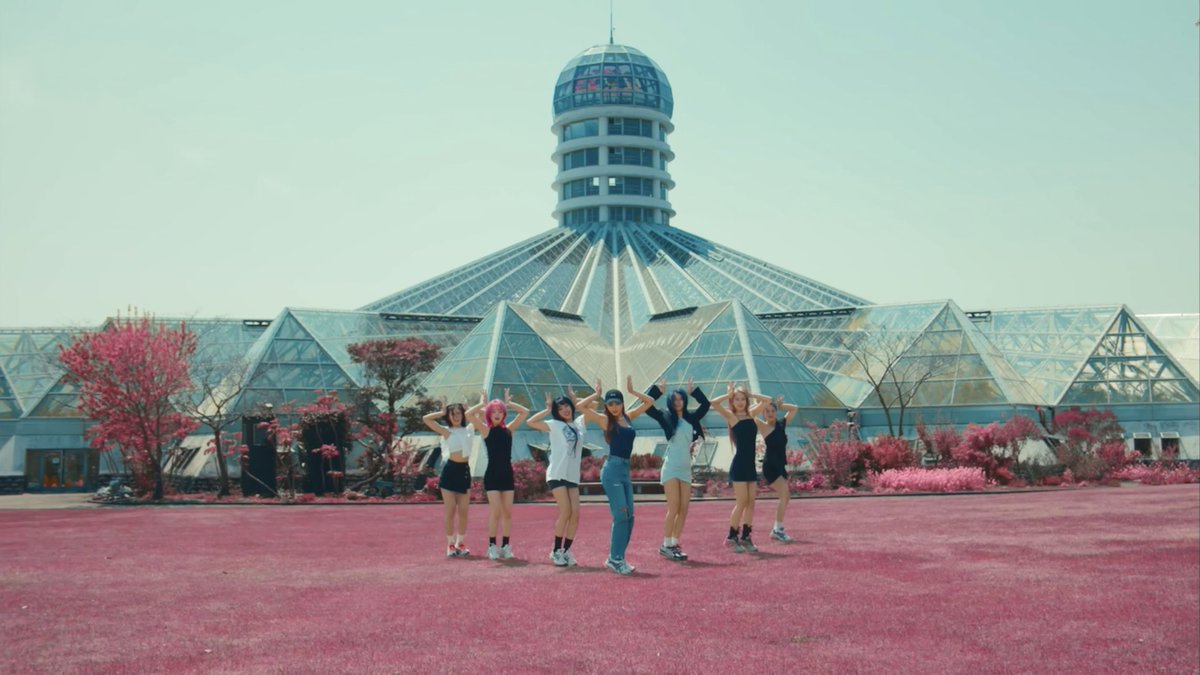 todayinkggs's tweet photo. 5 years ago today, OH MY GIRL released their 8th Mini Album ‘Dear OHMYGIRL’ with title track ‘Dun Dun Dance’ https://t.co/5SpH3roLwV