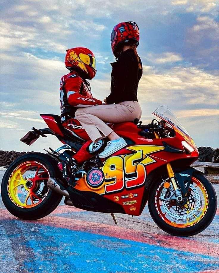 MoreMotorcycles's tweet photo. Ducati Panigale

#McQueen https://t.co/fJlOuVZrOO