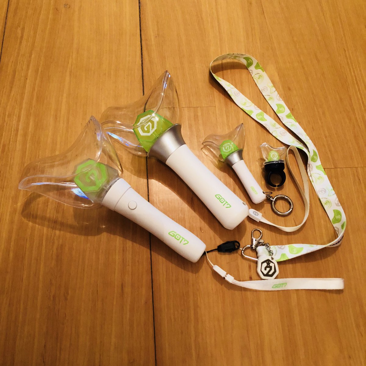 kmoon0707's tweet photo. Happy Igot7 아가새 

#Ahgase12YearsDeepWithGOT7
#IGOT7​ #AHGASE 
#GOT7​@GOT7Official https://t.co/J3akCW4Qw2
