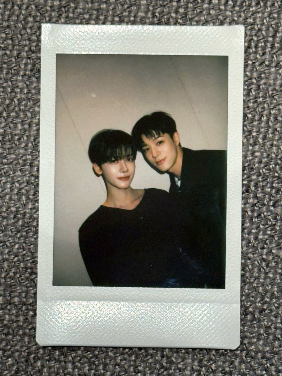 🐱: ขอบคุณที่กินทุกอย่างที่ฉันอยากกินนะ
🐶: ขอบคุณที่ทำให้ผมไม่ต้องคิดว่าเช้านี้จะกินอะไร

ถ้าสามารถมอบอะไรก็ได้ในโลกนี้ให้กันได้ อยากมอบอะไรให้?
🐱: เอาตัวฉันให้ไปเลย
🐶: ไม่เอาอะ
🐱: แล้วจะให้อะไรฉันล่ะ (😾💢)
🐶: สุขภาพ

จบ บอกรักแบบไม่มีคำว่ารัก ประกาศได้เลยพี่ 🙂‍↕️☝🏻