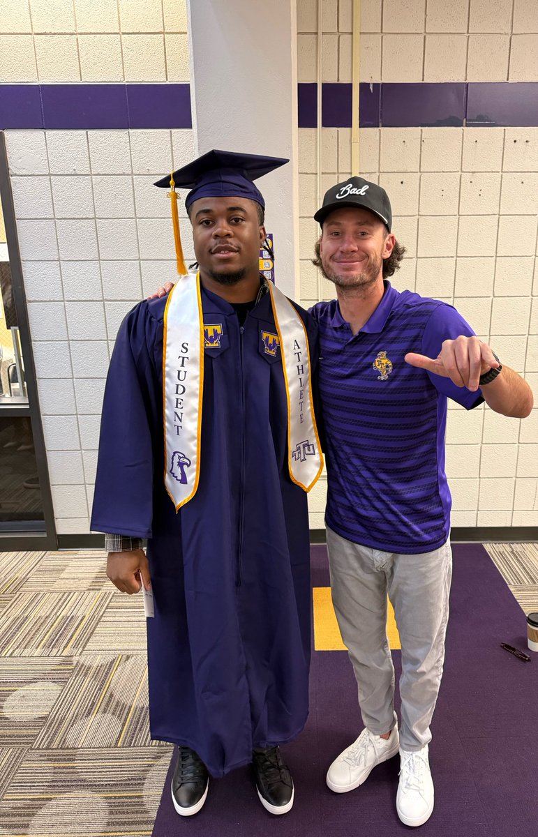 CoachAugust_'s tweet photo. Proud 🪏💪😤💪🪏
#EarnedNotGiven
#WingsUp
#ABG

@baker_torin @Quintell12 https://t.co/X7QT9pubpW