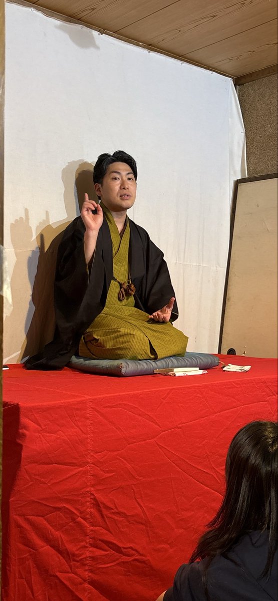 arabian2525's tweet photo. 今夜のつぶれそう劇場の落語会は 絽の羽織でご登場！ らくごツアー後半戦スタートの熱い意気込みを感じました✨️

アットホームな会場は 終始笑いに溢れていたのに 死神さんが現れると空気は一転！
思わず息をのむ瞬間も！！

獅鉄さんの落語の奥深さに またまた脱帽です〜✨️

 #登龍亭獅鉄 https://t.co/2snqZo4R91