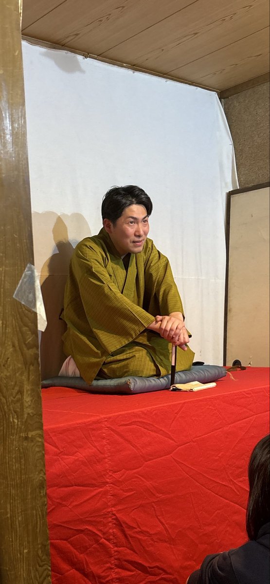 arabian2525's tweet photo. 今夜のつぶれそう劇場の落語会は 絽の羽織でご登場！ らくごツアー後半戦スタートの熱い意気込みを感じました✨️

アットホームな会場は 終始笑いに溢れていたのに 死神さんが現れると空気は一転！
思わず息をのむ瞬間も！！

獅鉄さんの落語の奥深さに またまた脱帽です〜✨️

 #登龍亭獅鉄 https://t.co/2snqZo4R91