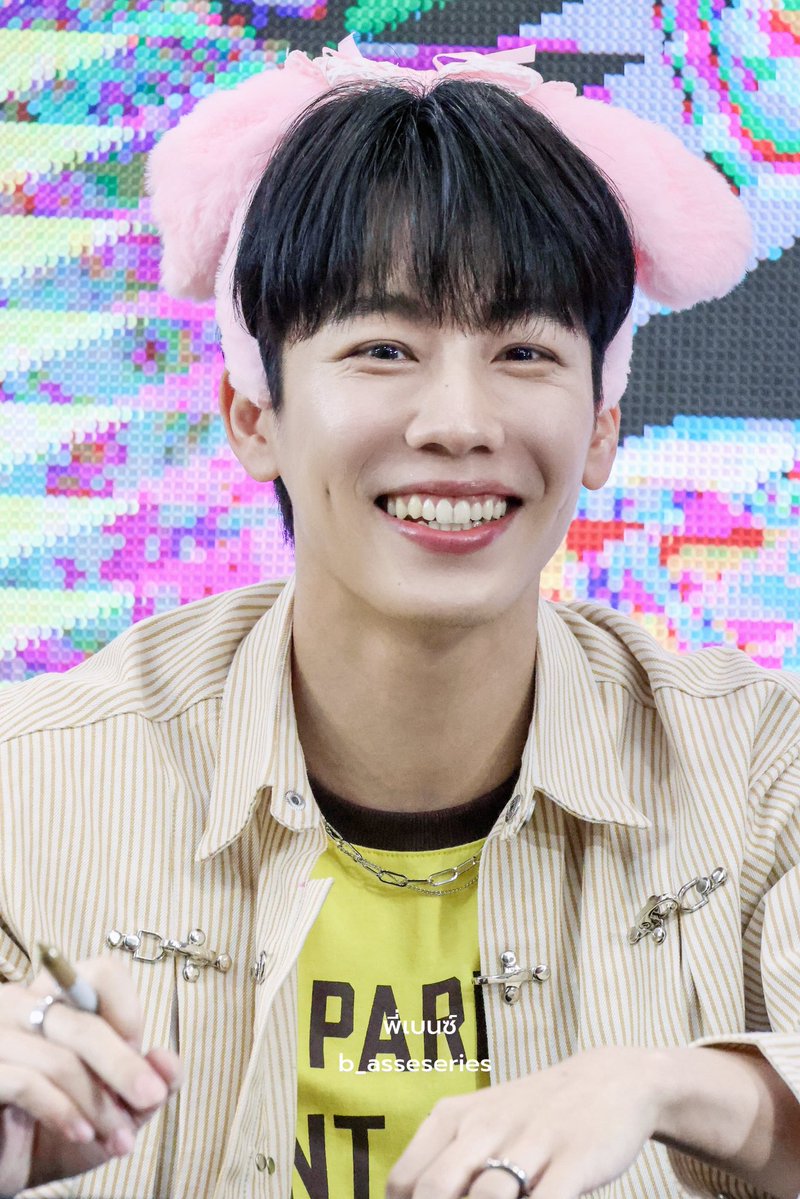 เมโลดี้ น่าร้ากก หวานมากกก 🥰🥰

YINWAR 2ND FANSIGN CNX
#CNX_YINWAR2NDFANSIGN
#YINWAR2NDFANSIGN
<a href="/warwanarat/">ว</a> #warwanarat