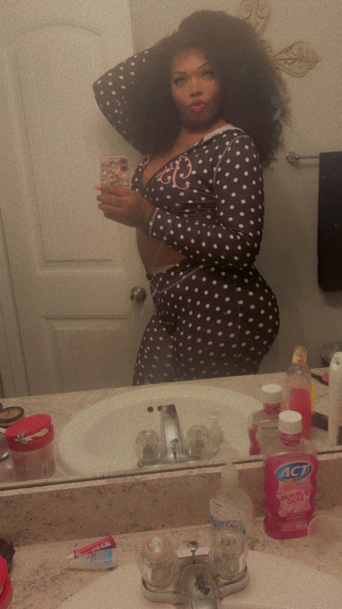 nikadoll22's tweet photo. 💋💋 #baddie #trans https://t.co/nIxIyL7iRM
