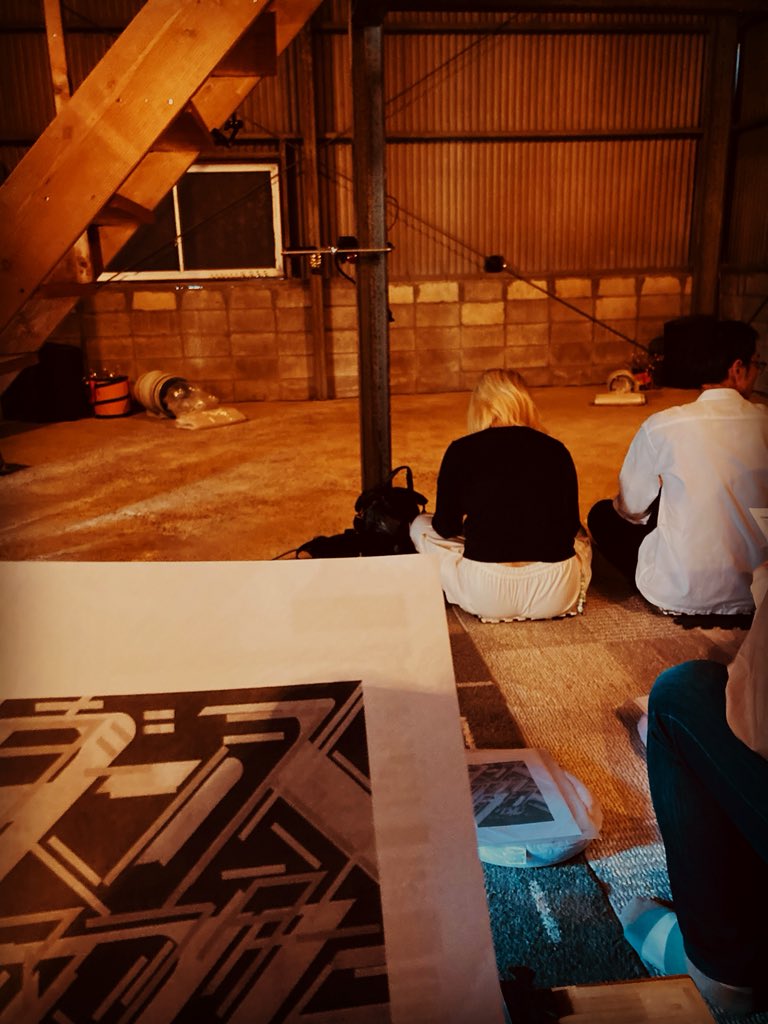 kiyoechann's tweet photo. 今日は
桃谷の木材倉庫にて「ダンスアフターダンス」を観に行ってきました。

唯一無二の独創的な世界観。

菊池君たちのパフォーマンスは、まるで胎内にいる胎児の心臓の音のように聴こえた。
命の帯はたちまち成長し、魂の鳴き声がした。ミクロからマクロへと錯覚する。 https://t.co/OcTLGic60T