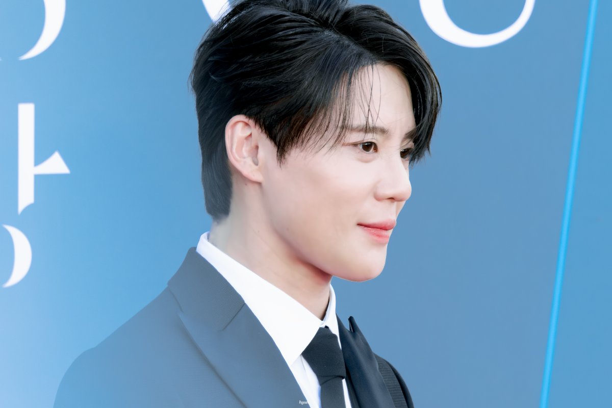 1215_hyun's tweet photo. 260508 제62회 백상예술대상 레드카펫 │#김준수 

#시아준수 #XIA 

업로드 완료 🔗https://t.co/cjx6GTMhEo https://t.co/J8NFo7GGdV
