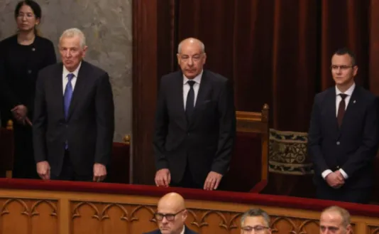 AdamJSchwarz's tweet photo. In his first speech as Hungary's prime minister, Péter Magyar called on Hungarian President Tamás Sulyok to resign or be removed:

"It's time to leave, Mr. President — while you still can."

Sulyok, a Fidesz-backed Orbán ally, sat awkwardly watching in the Hungarian parliament. https://t.co/08eONbcXri