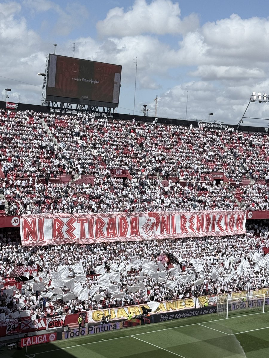 𝕽𝖊𝖉 & 𝖂𝖍𝖎𝖙𝖊 🔴⚪️ tweet media