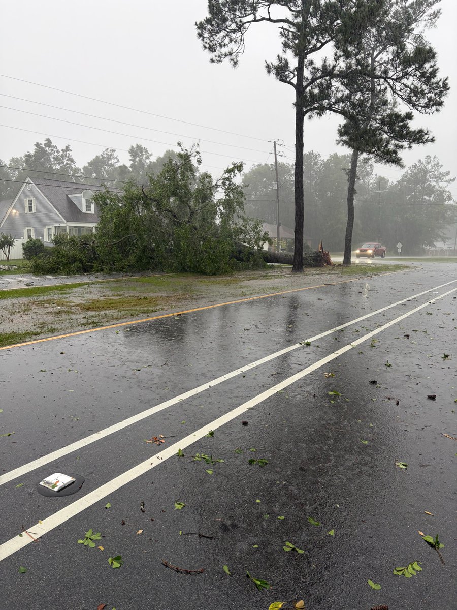 Meteorologist Taylor Graham tweet media