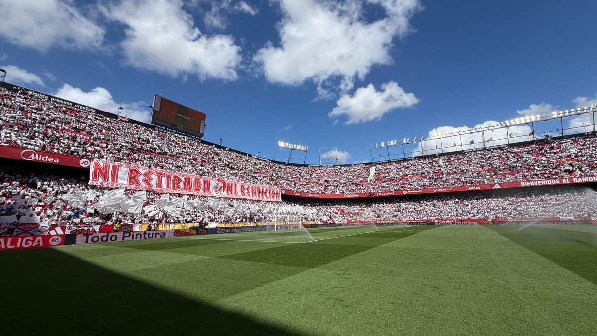 eldesmarque_sfc's tweet photo. 🏳️🏳️ NI RETIRADA NI RENDICIÓN🏳️🏳️

El lema del manicomio de Nervión este sábado para el Sevilla FC - RCD Espanyol. https://t.co/cXiRLm0KdJ