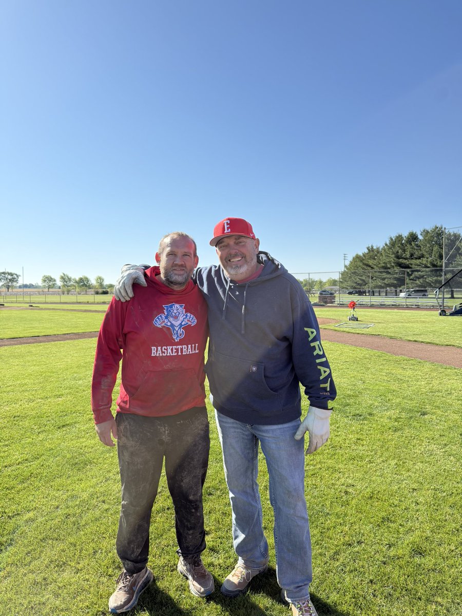 elwoodpanthers1's tweet photo. My partner this morning at 5:45am helping me on the fields. Thanks Coach Brown, Coach Mireles, both Coach Sailorss, and Coach Grace for coming shortly after! The Rain in not winning today! We are playing baseball and softball! https://t.co/PBolHZm0d0