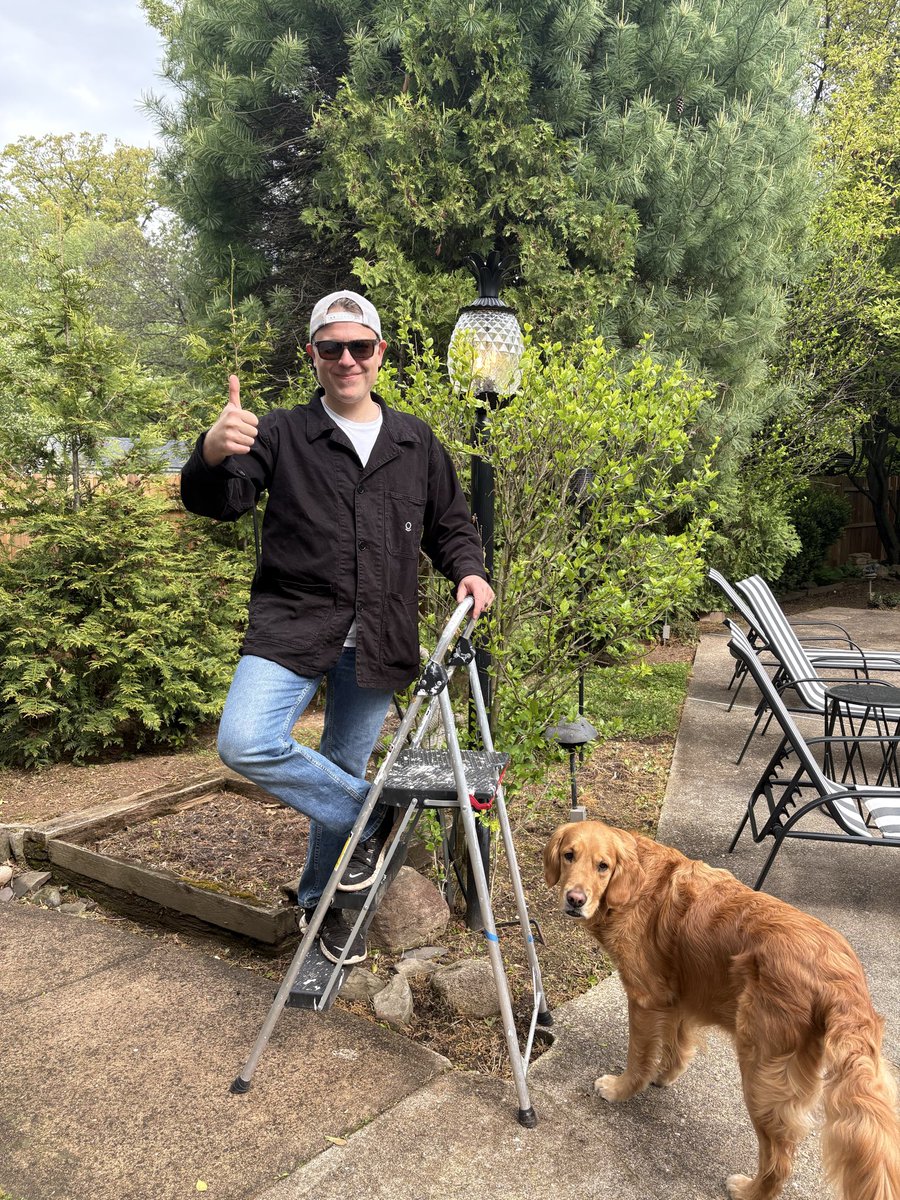 Petertodd's tweet photo. A lot to do in the Palantir chore coat today. First chore down, a pineapple light fixture. https://t.co/JyGrZMScYL