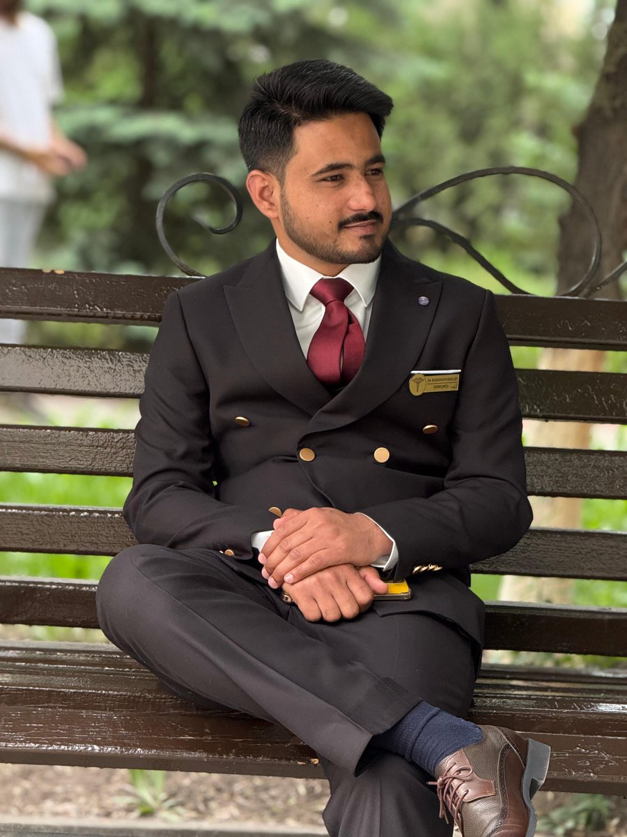 HamayoonKhalid3's tweet photo. Allhamdolilah going to graduate.I am 1st doctor in my family.InshaAllah I will do my best to serve people with great honour ❤️. https://t.co/3e2AGgVigc