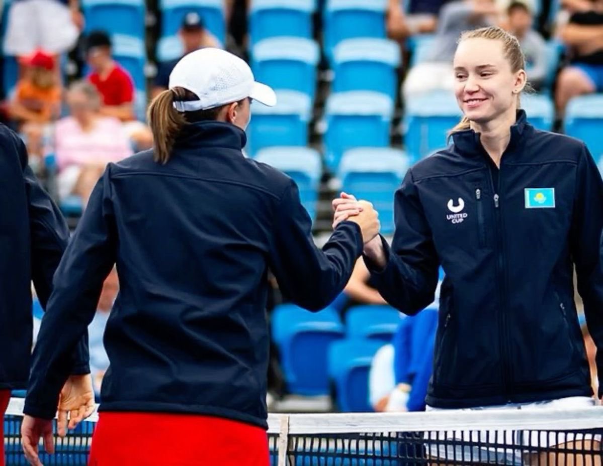 I never knew rybakina would smile like this with iga, her smile is sooo beautiful 💗🫶🏻