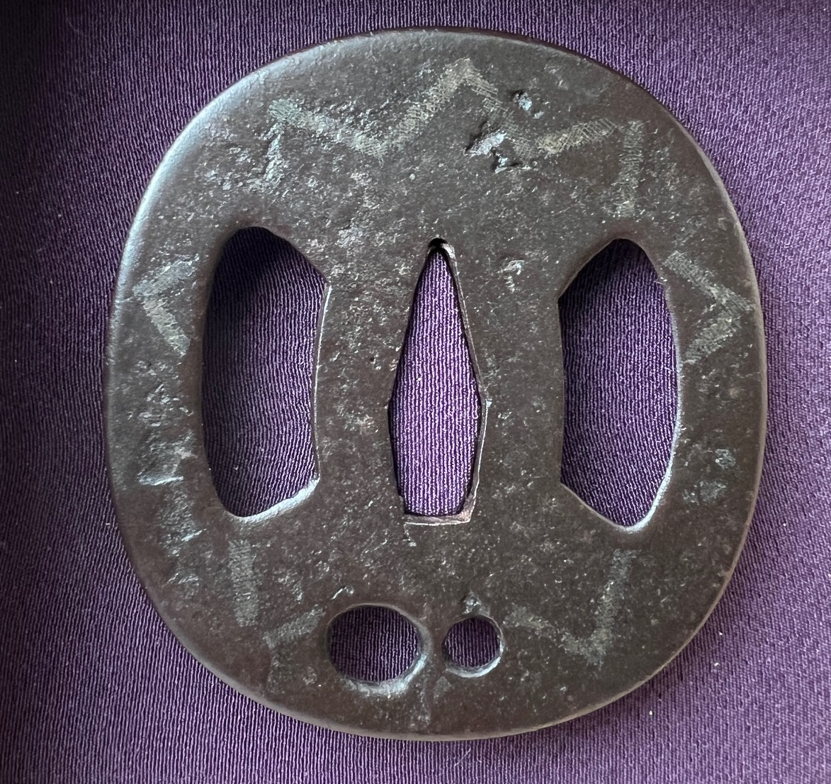 DLKY80's tweet photo. #鍔見せて
左右扇面透銀象嵌鐔 無銘　甚五
Jingo tsuba https://t.co/q1LU1Qt9ab