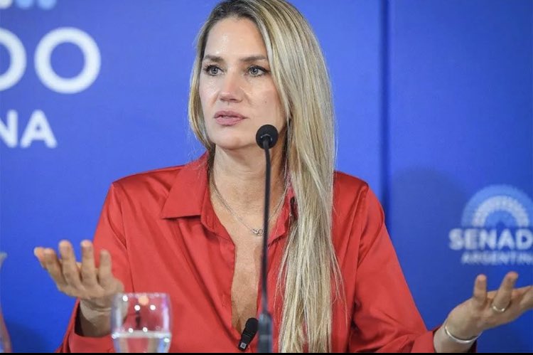 Esta basura presentó informes falsos sobre presuntas falsas denuncias de abuso a mujeres para cambiar la ley. Me pregunto que le pasó en la vida para ser tan psicópata y odiar a las mujeres.