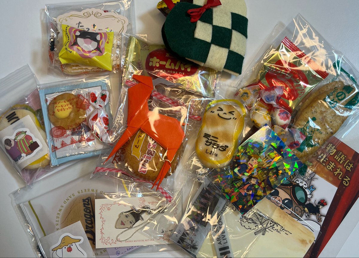 DebuBorder's tweet photo. 今日は #まほち展 にお邪魔してきましたー
まほち職人さんたちの凄すぎる作品、「目を奪われる」を通り越して、作品に吸い込まれそうな不思議な感覚になりました😆

たくさんのジブラーさんともお話できて、本当に素敵な時間でした。
職人の皆さん会ってお話してくれた皆さんありがとうございました😊 https://t.co/TN813QtOAX