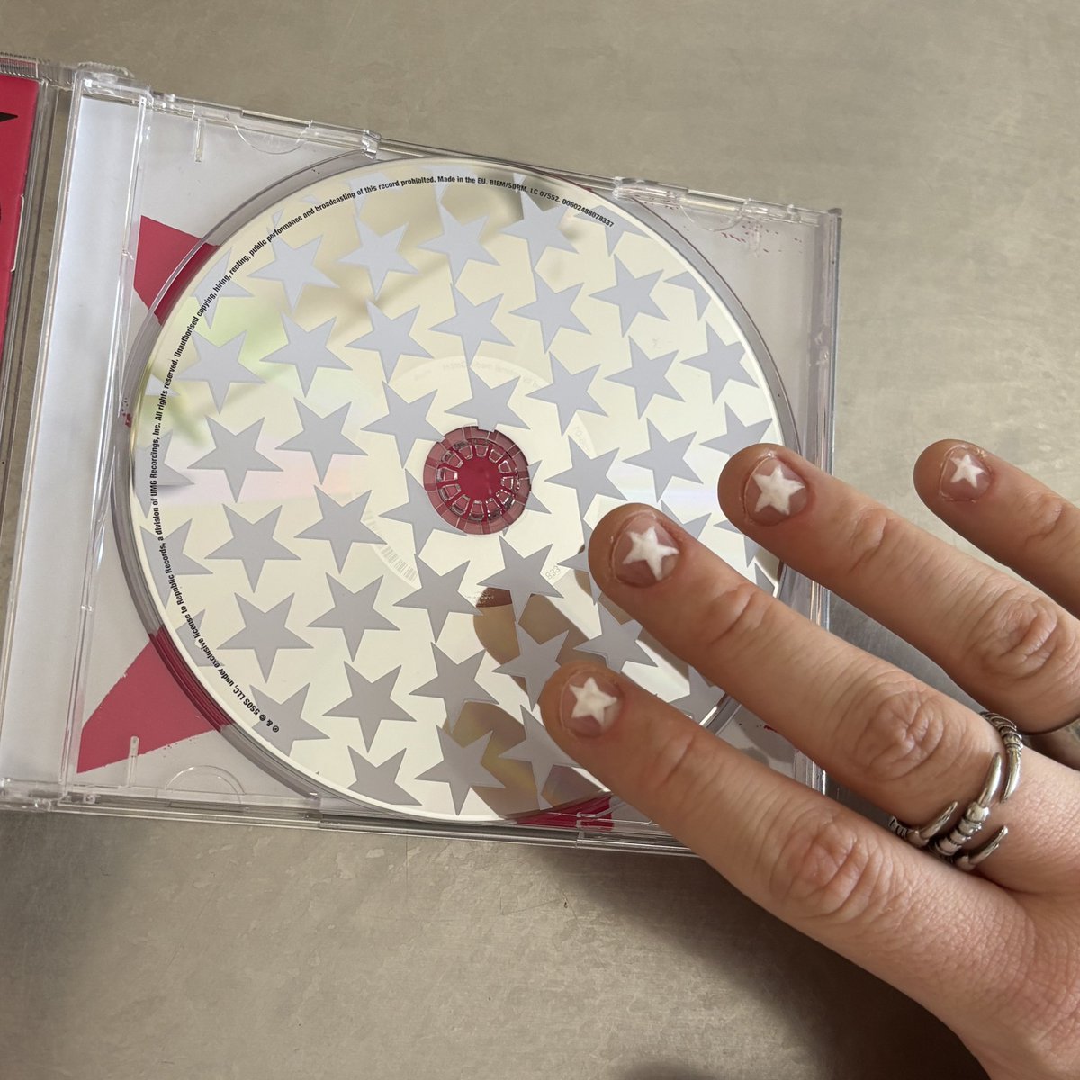 forgot how incredibly annoying it is to do nail art on yourself, but at least i’m matching my eas cd now