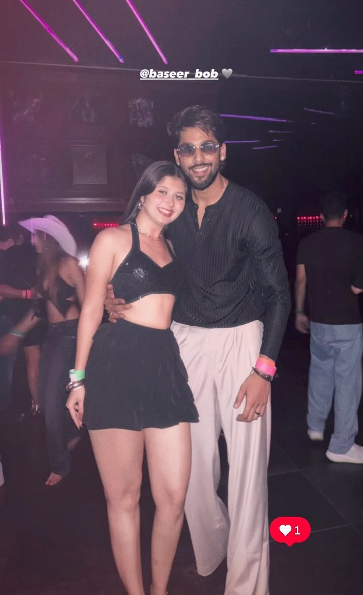 MehraMahir's tweet photo. Baseer bhai  vo haath 🫣🌚 #BaseerAli #AmaalMallik https://t.co/S2Ysow9erp