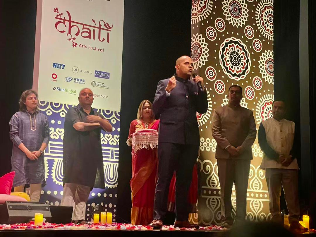 IndiaInShanghai's tweet photo. Indian music conquers all boundaries! 🎶 💪🙏🏼

Telling the story of New India through our soft power 🇮🇳 🌎 🌉

🎶✨ Renowned sitar maestro Ustad Shujaat Khan captivated a packed audience in Shanghai with a mesmerizing live performance at the Chaiti Art Festival. 🇮🇳

The event drew over 1,000 enthusiastic participants, including over 15 Consul Generals of friendly countries, filling the venue with warmth and deep appreciation for India's rich classical traditions. It provided a wonderful opportunity to encourage young Indian and Chinese artists while strengthening people-to-people ties through cultural exchange.

Speaking on the occasion, Consul General @PratikMathur1 underlined the civilizational strong cultural bonds between India and the region, emphasizing the importance of further strengthening people to people ties, including through the #universallanguage of arts and music, where 🇮🇳 artists and musicians are capturing global acclaim and appreciation 🎶🌅🌎”

The Grammy-nominated maestro from the illustrious Imdad Khan Gharana held the audience spell bound with his deeply expressive sitar playing, soulful vocals, and spontaneous mastery over raag and melody.

He was accompanied on tabla by the brilliant Amit Dutt Chaubey and Arkodeep Das, whose energetic rhythms beautifully complemented the evening.

Heartfelt thanks to the Chaiti Arts Foundation for their continued efforts in bringing the richness of Indian classical music to audiences across China.

Indian culture knows no boundaries! 🌉🎵

Jai Hind Jai Bharat🙏🇮🇳

@indiandiplomats @iccr_hq @IndianDiplomacy @MEAIndia @EOIBeijing @RecordingAcad