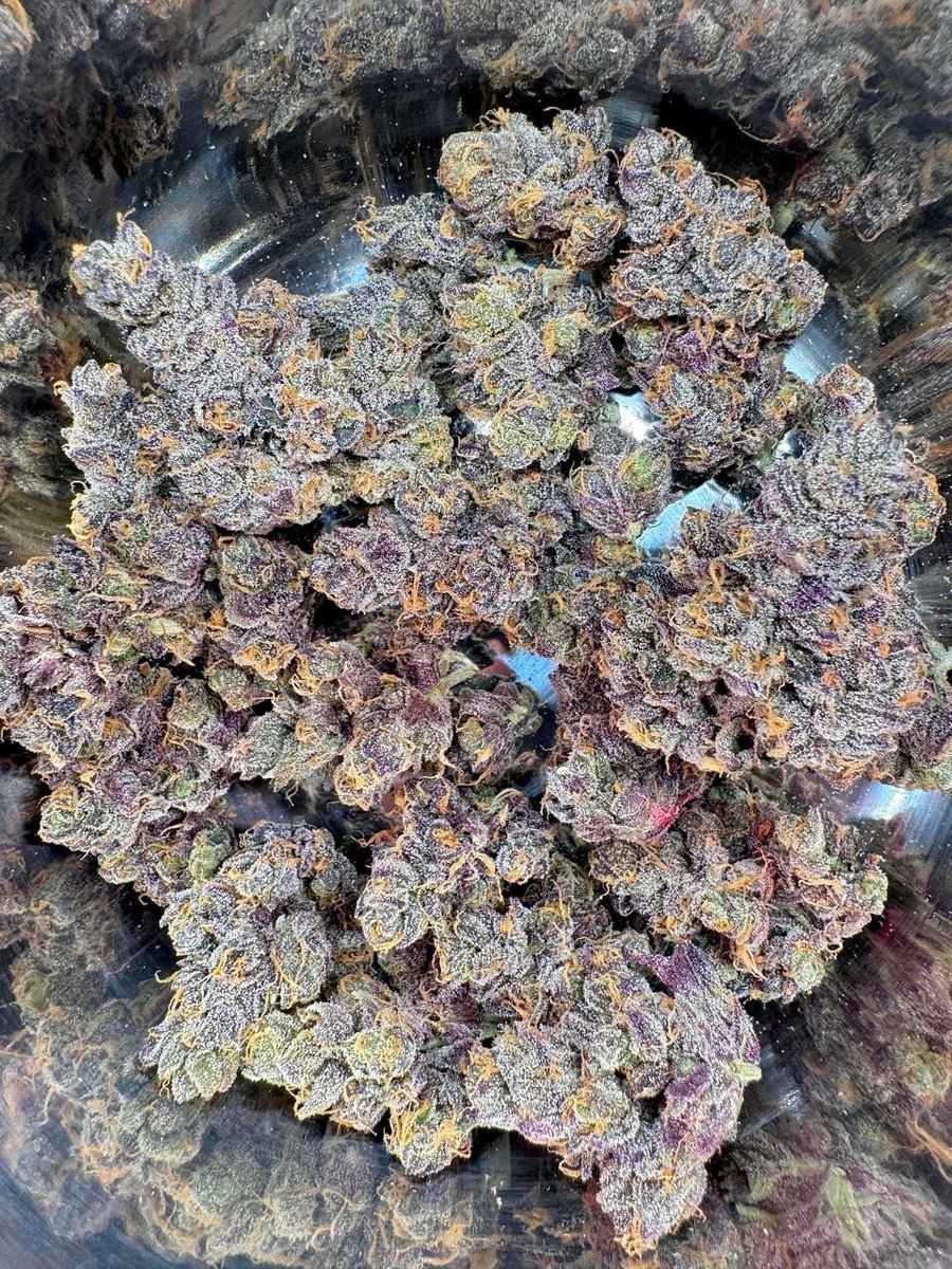 LiftedLeaf tweet media
