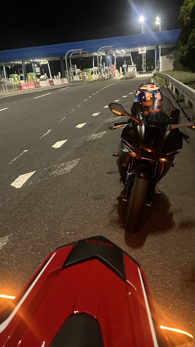 cbr600rr_h's tweet photo. 海ほたる閉鎖なんて聞いてない🥹 https://t.co/cZIujNO5yB