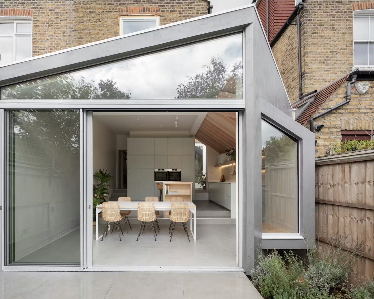 Quarter Glass House
London 🇬🇧

Proctor and Shaw Architects