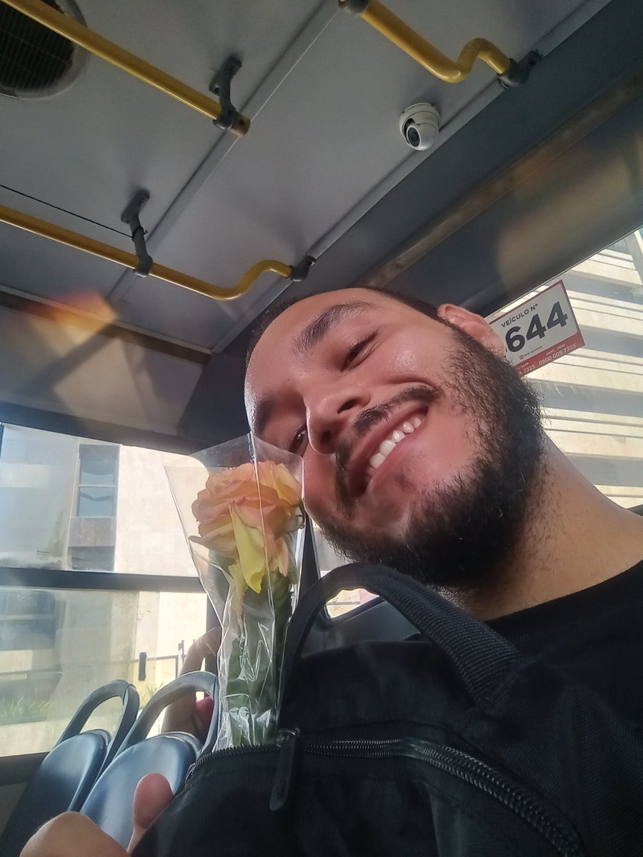 Gus tweet media