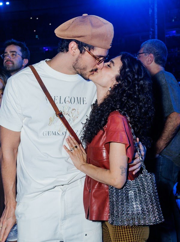 PortalRanu's tweet photo. Lindosss 😍 

Manu Gavassi e Jullio Reis na noite de 50 anos de carreira do Djavan ❤️ https://t.co/nCVmKqZ1ly